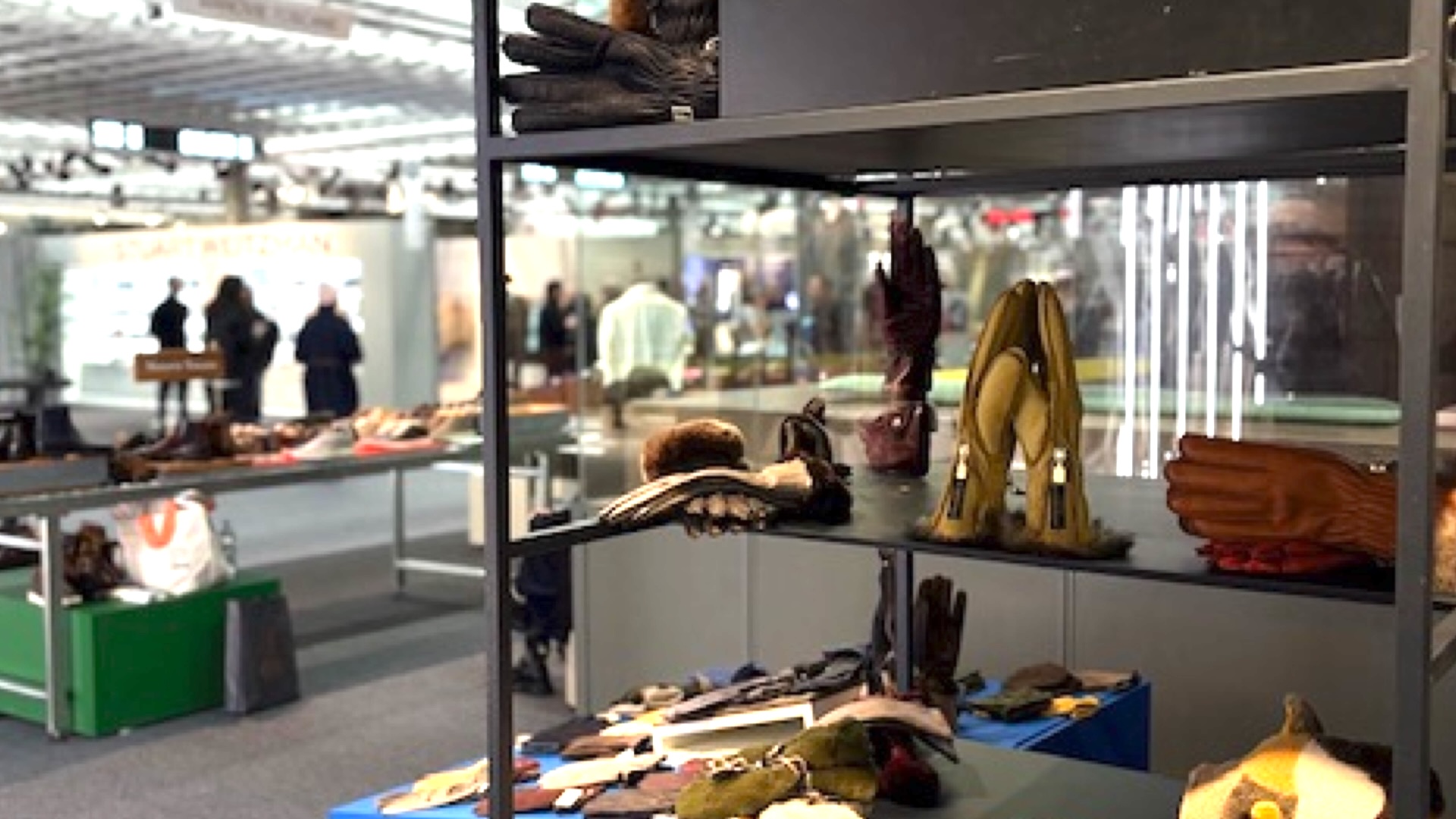 Restelli è a Pitti Uomo 109 con oltre 100 anni di storia. Artigianalità italiana, ricerca sui materiali e valori di lusso ed eleganza.